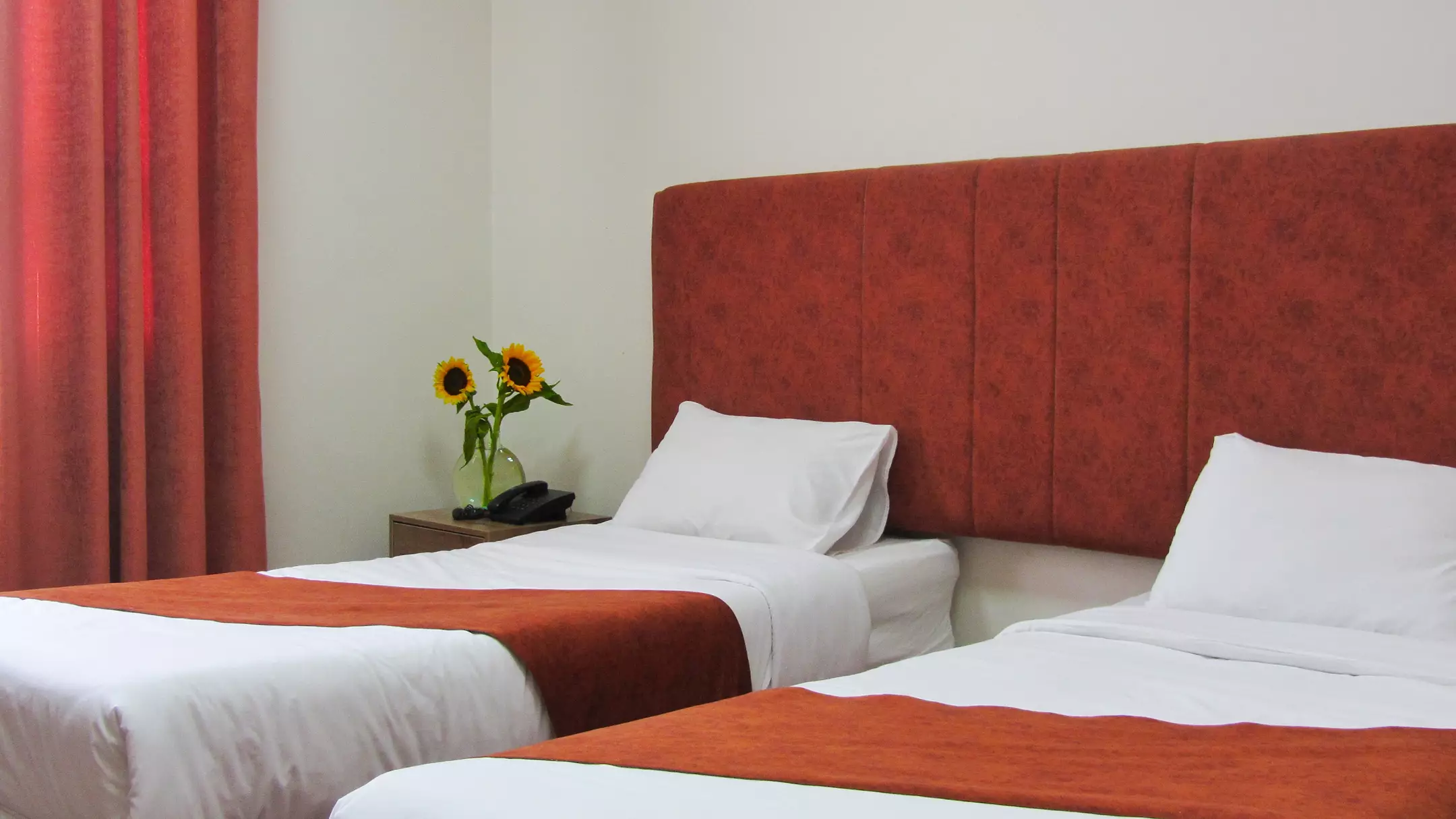 Alibaba https://cdn.alibaba.ir/ostorage/hotel-accommodation-images/6a69ee81ece37da9b7dd2885_5 نفره توئین.webp